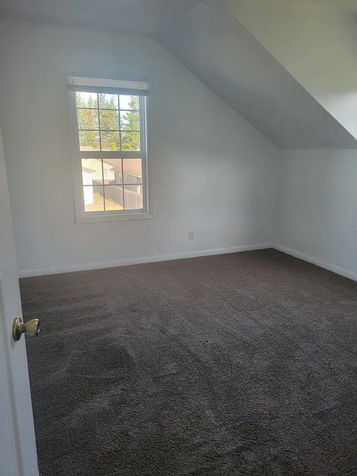 1740 Spruce St - Photo 3 of 9