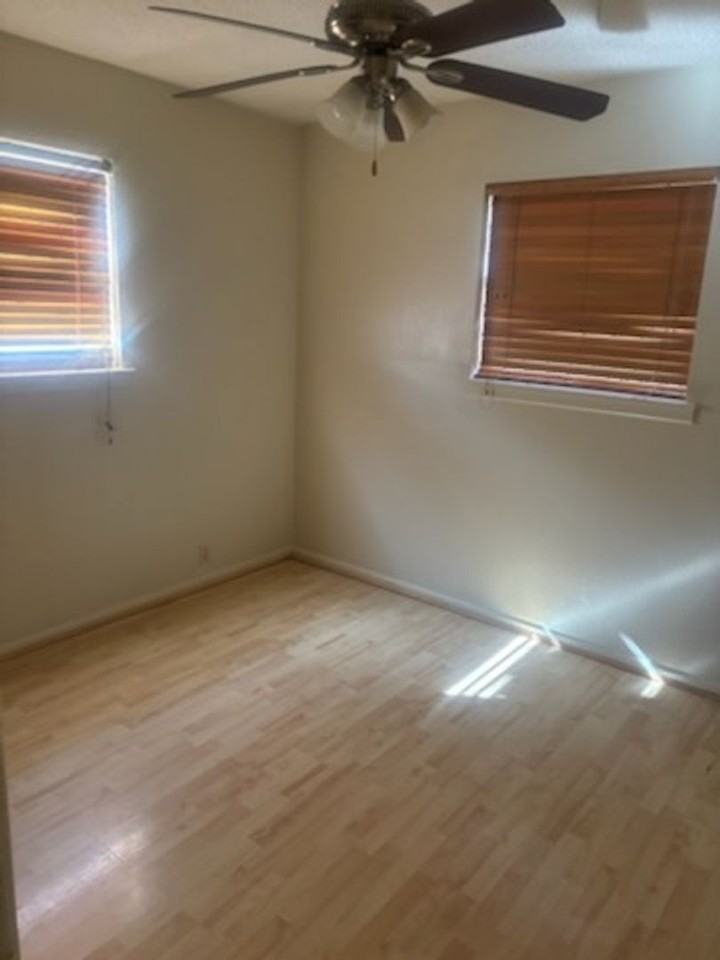 2415 Nw 42nd St - Photo 7 of 12