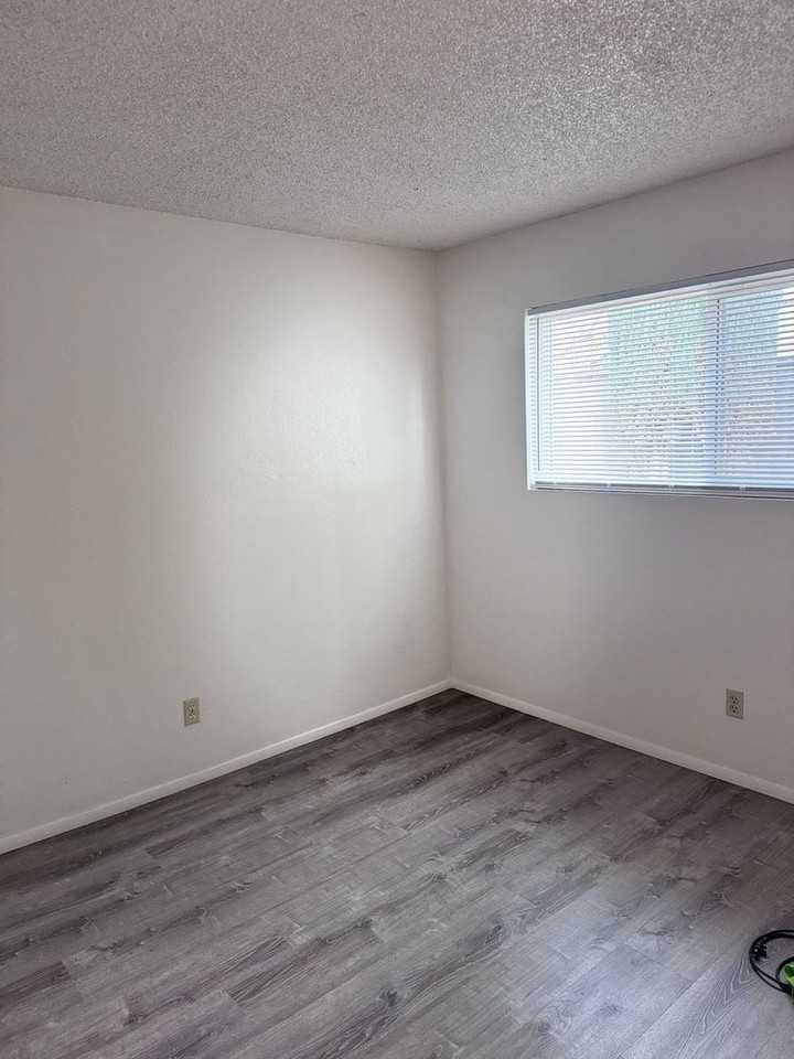 1839 Westfield Rd - Photo 2 of 8