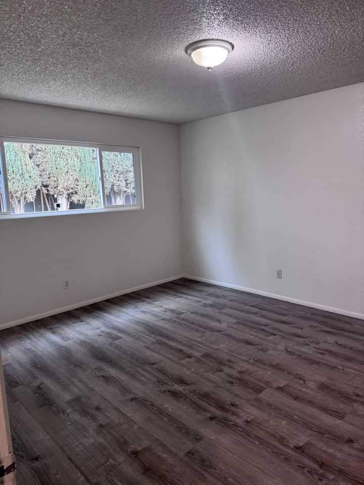 1839 Westfield Rd - Photo 4 of 8