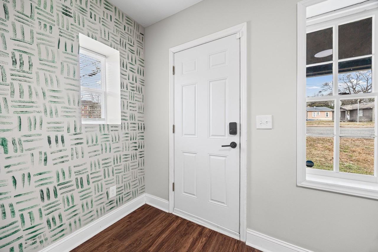 1235 Bradford Heights Rd - Photo 3 of 26