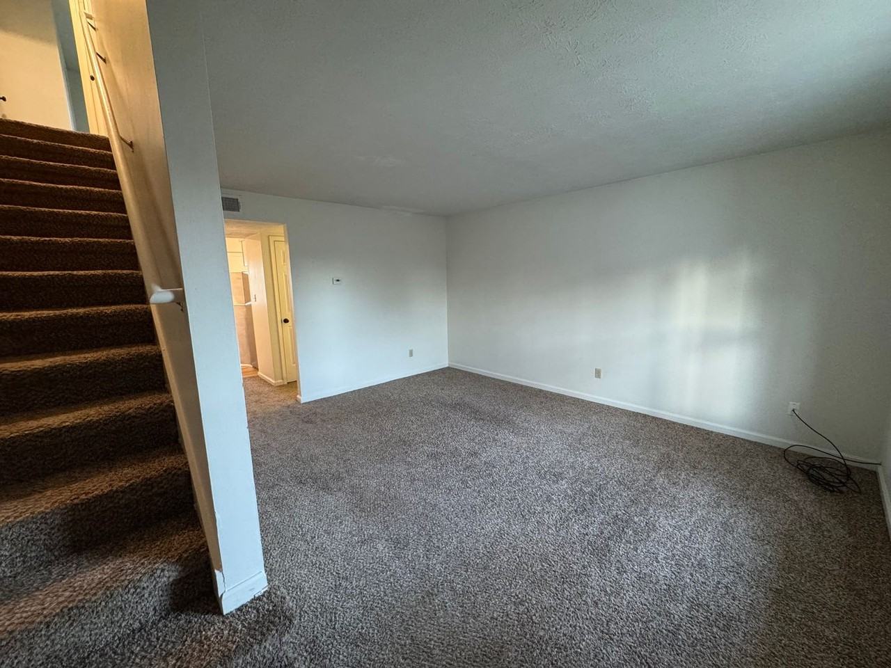 107 Grogan Cir - Photo 2 of 19