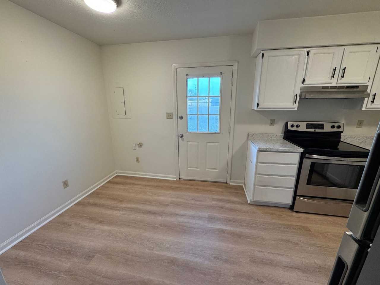 107 Grogan Cir - Photo 6 of 19