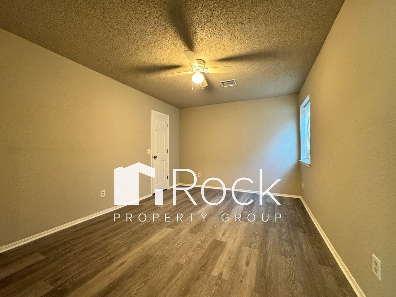 8300 Nw 10th St - Photo 7 of 12