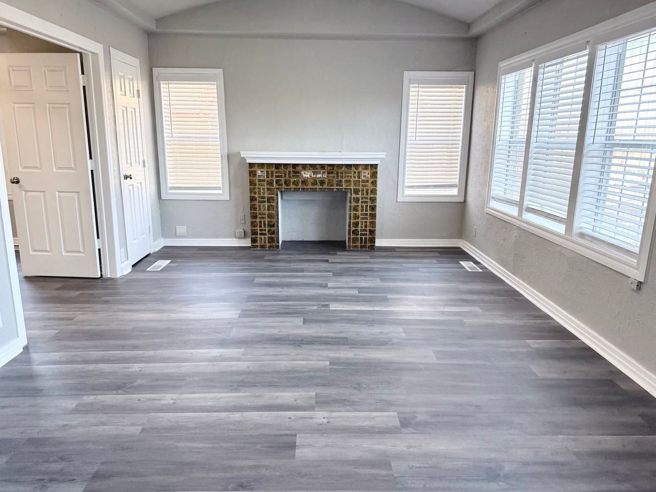 1908 Nw 23rd St - Photo 2 of 19