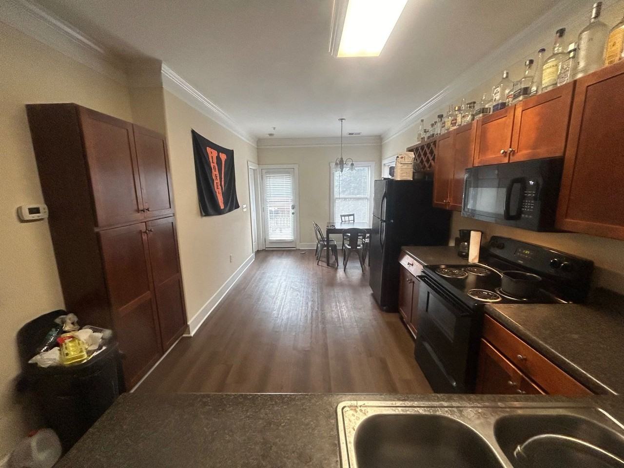 1929 Bluff Rd - Photo 5 of 22