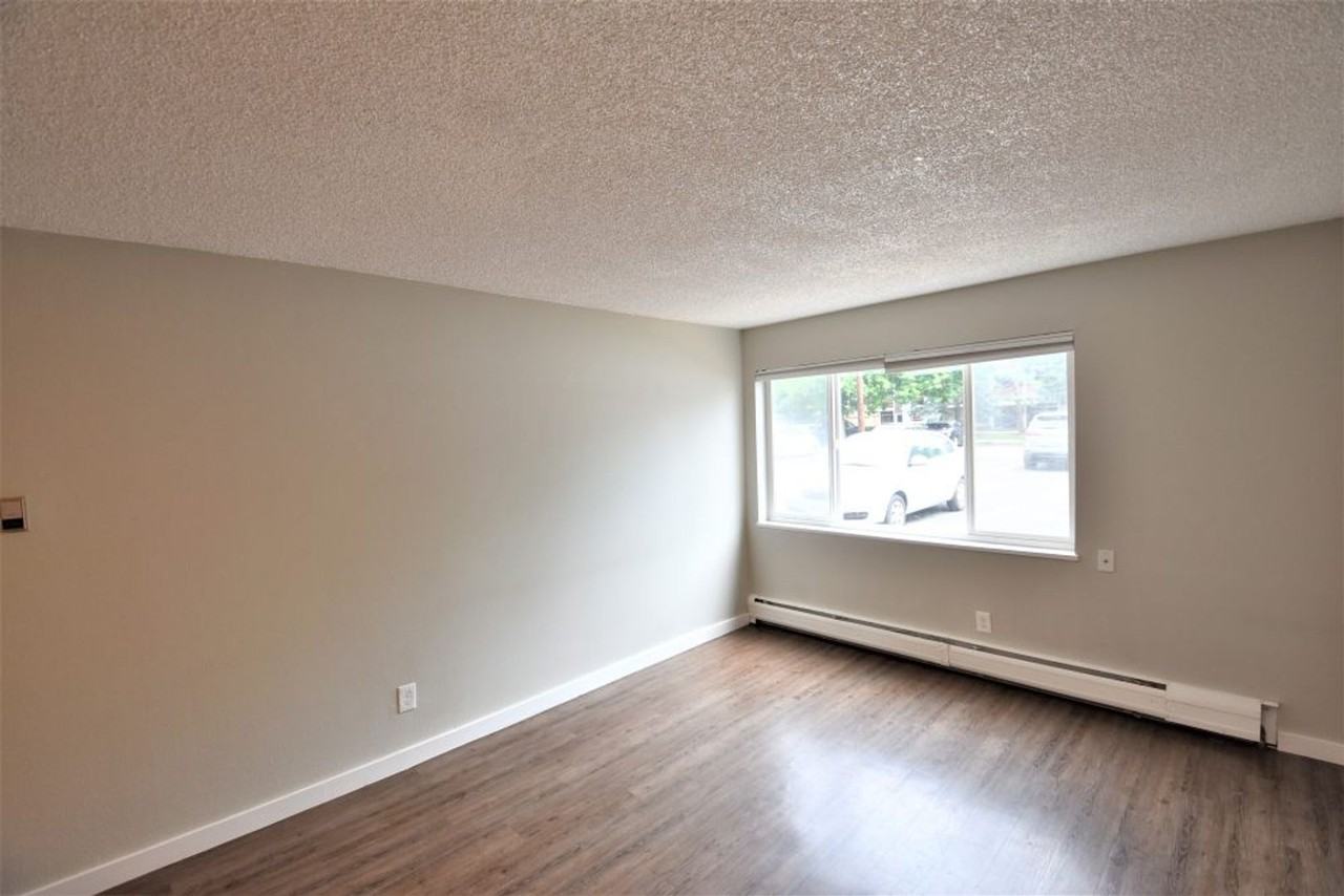 1707 22nd St - Photo 5 of 17