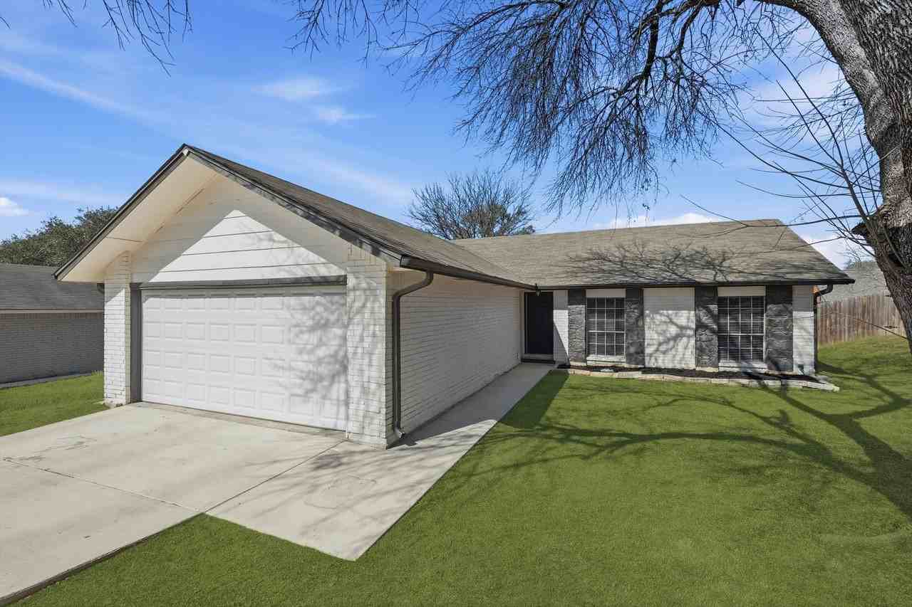 3409 Cliffside Dr - Photo 4 of 28