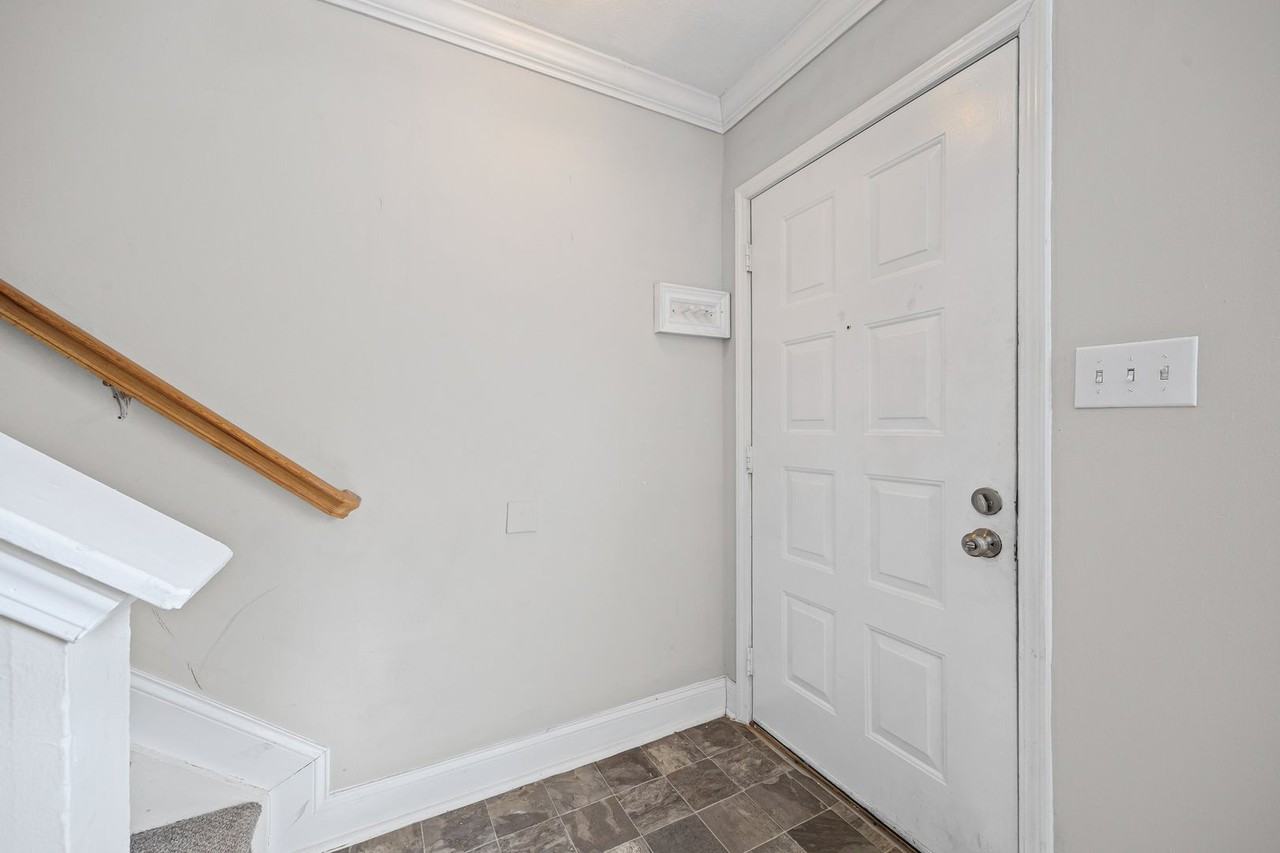 7906 Oak Meadow Ct #29 - Photo 3 of 26