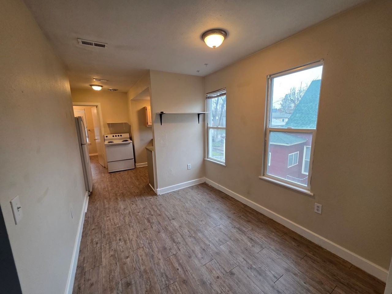 613 W Knox Ave - Photo 4 of 8