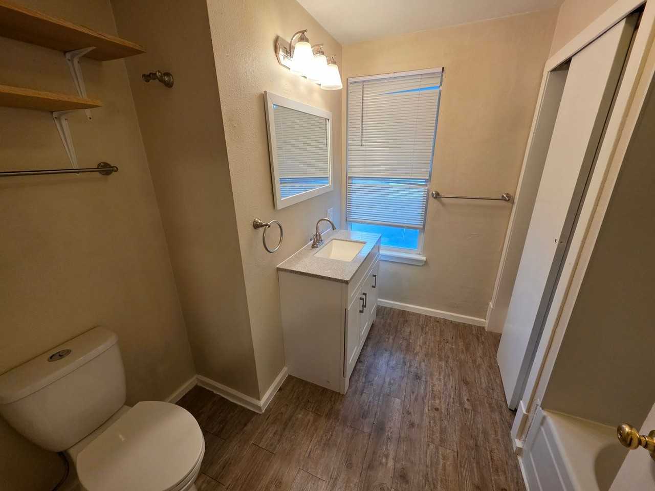 613 W Knox Ave - Photo 7 of 8