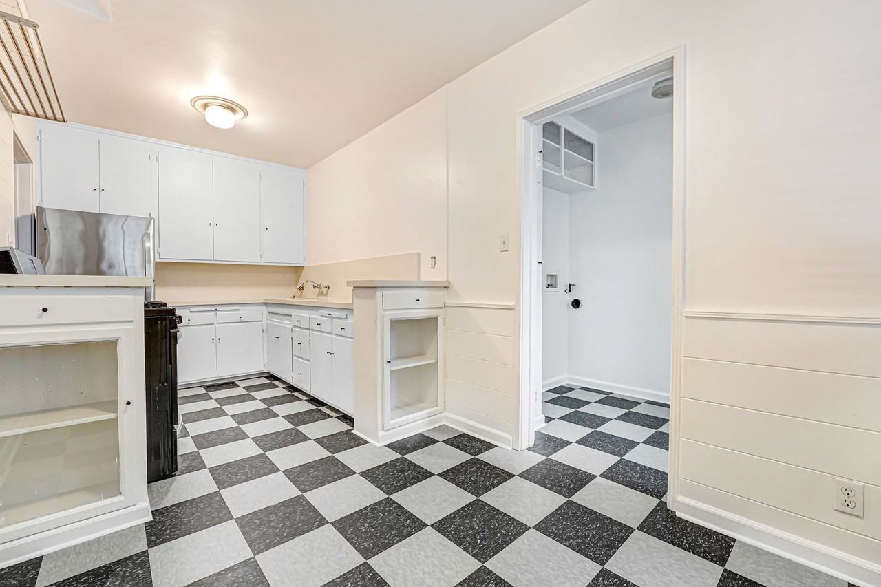 1946 N Vermont Ave - Photo 7 of 13