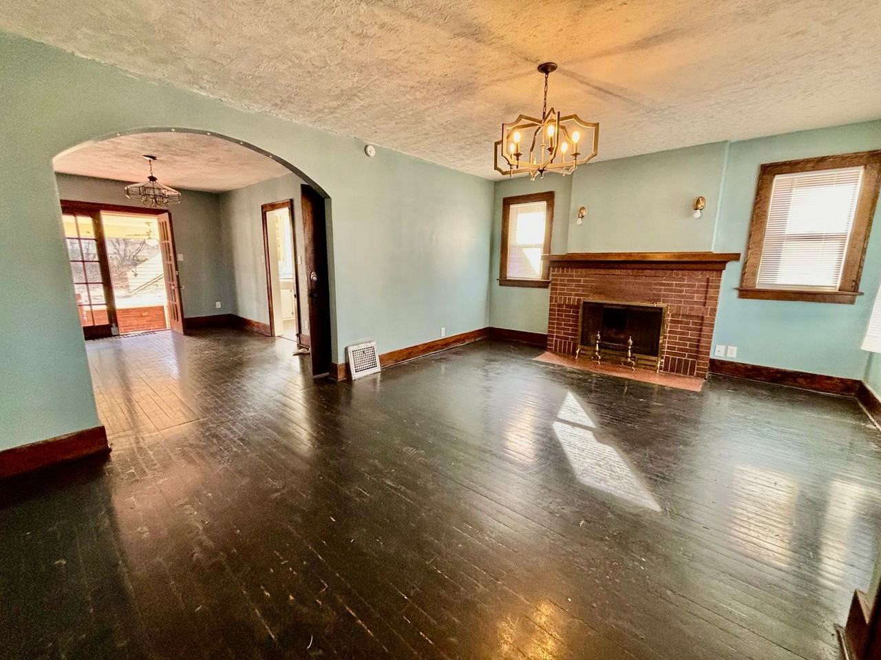 847 S 60th St - Photo 2 of 15