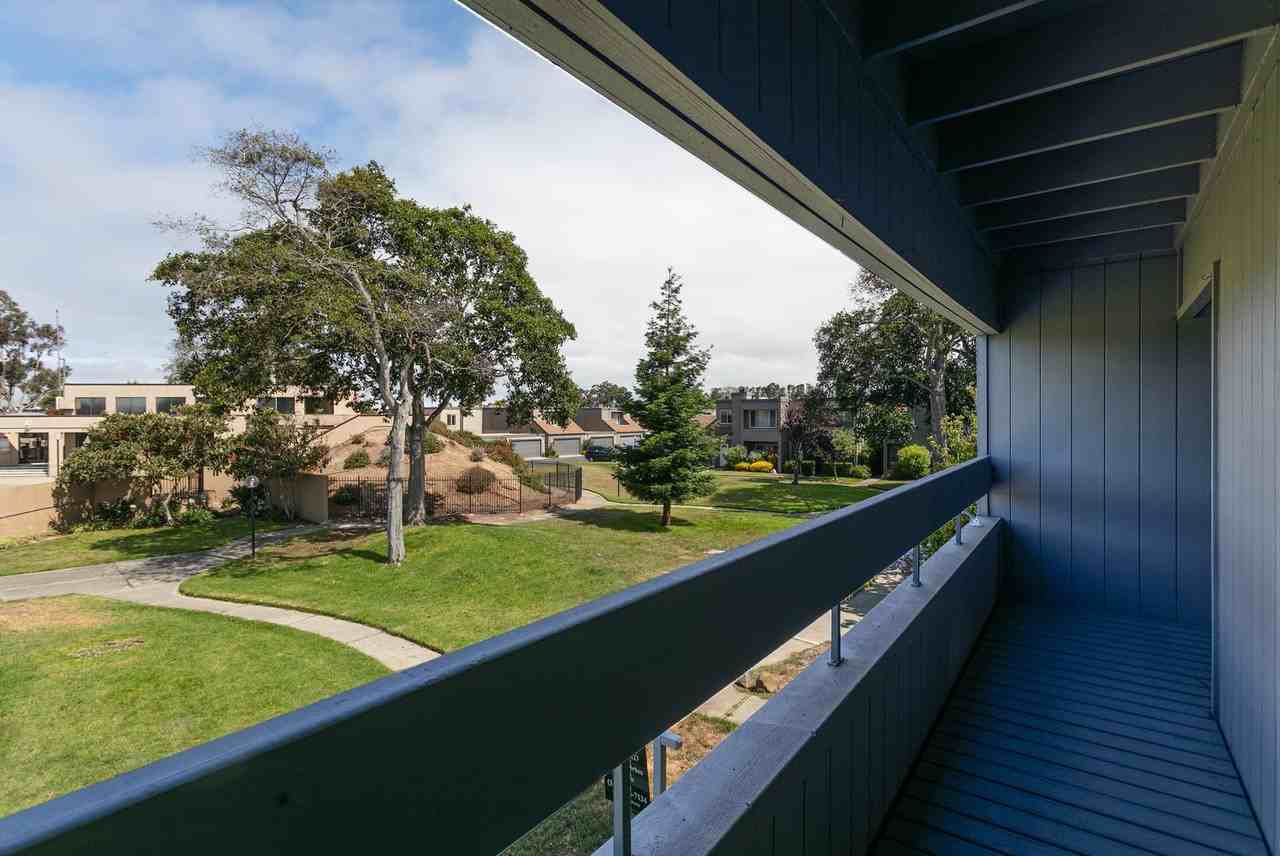 1017 Kingston Ln - Photo 3 of 18