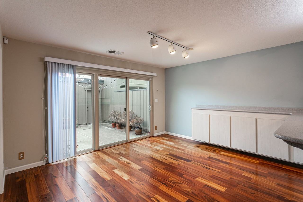 1017 Kingston Ln - Photo 5 of 18