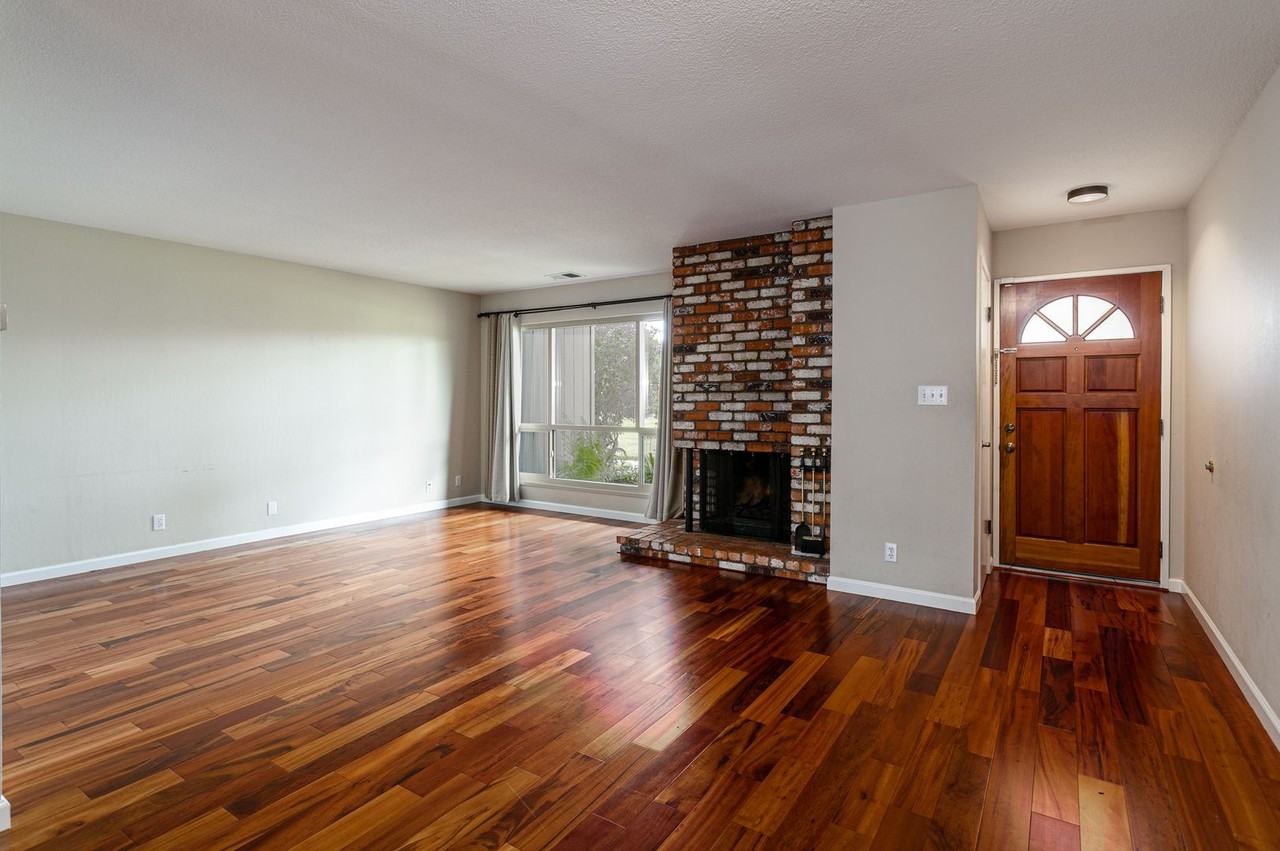 1017 Kingston Ln - Photo 7 of 18