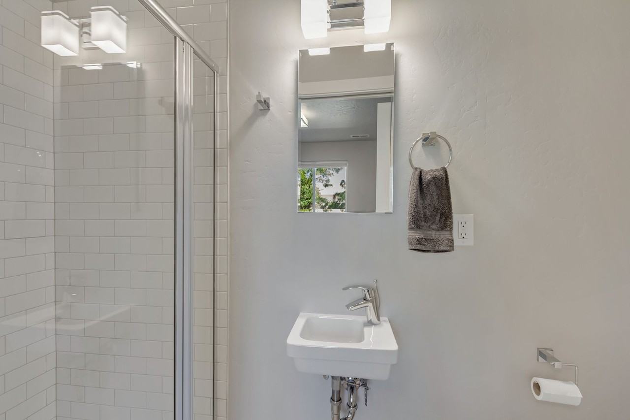 1419 E Komenda Way - Photo 7 of 24