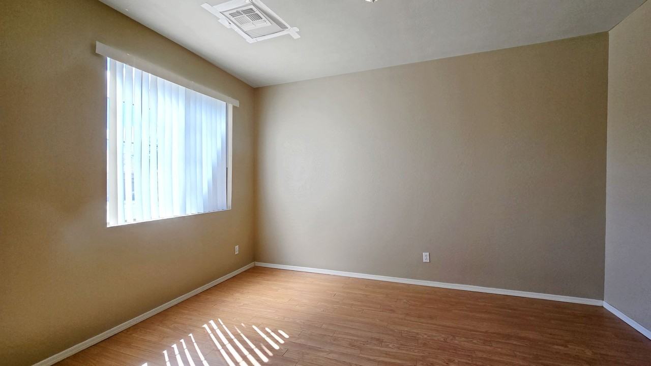 17586 W Agave Ct - Photo 3 of 44