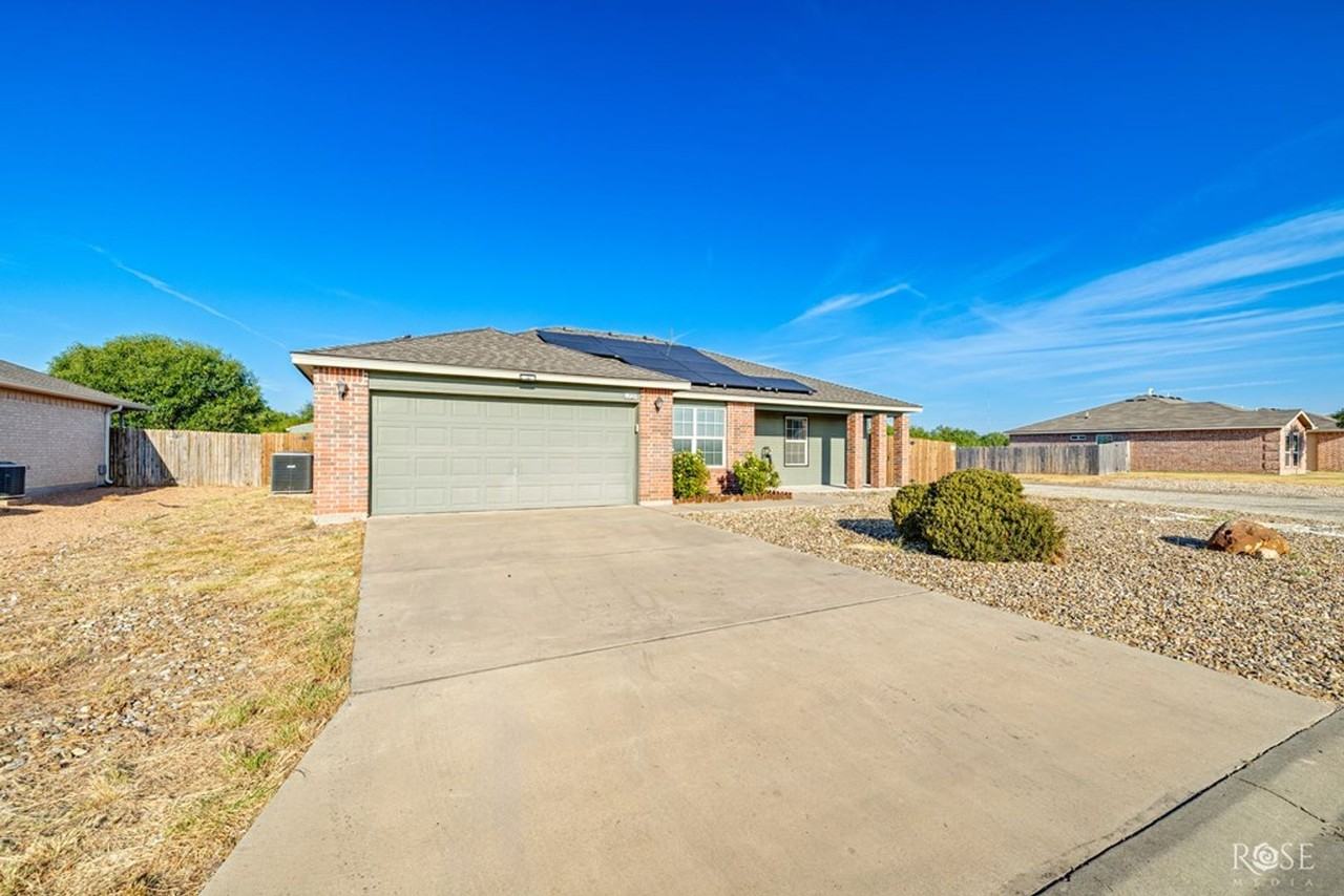 1229 Elmo Ln - Photo 3 of 24