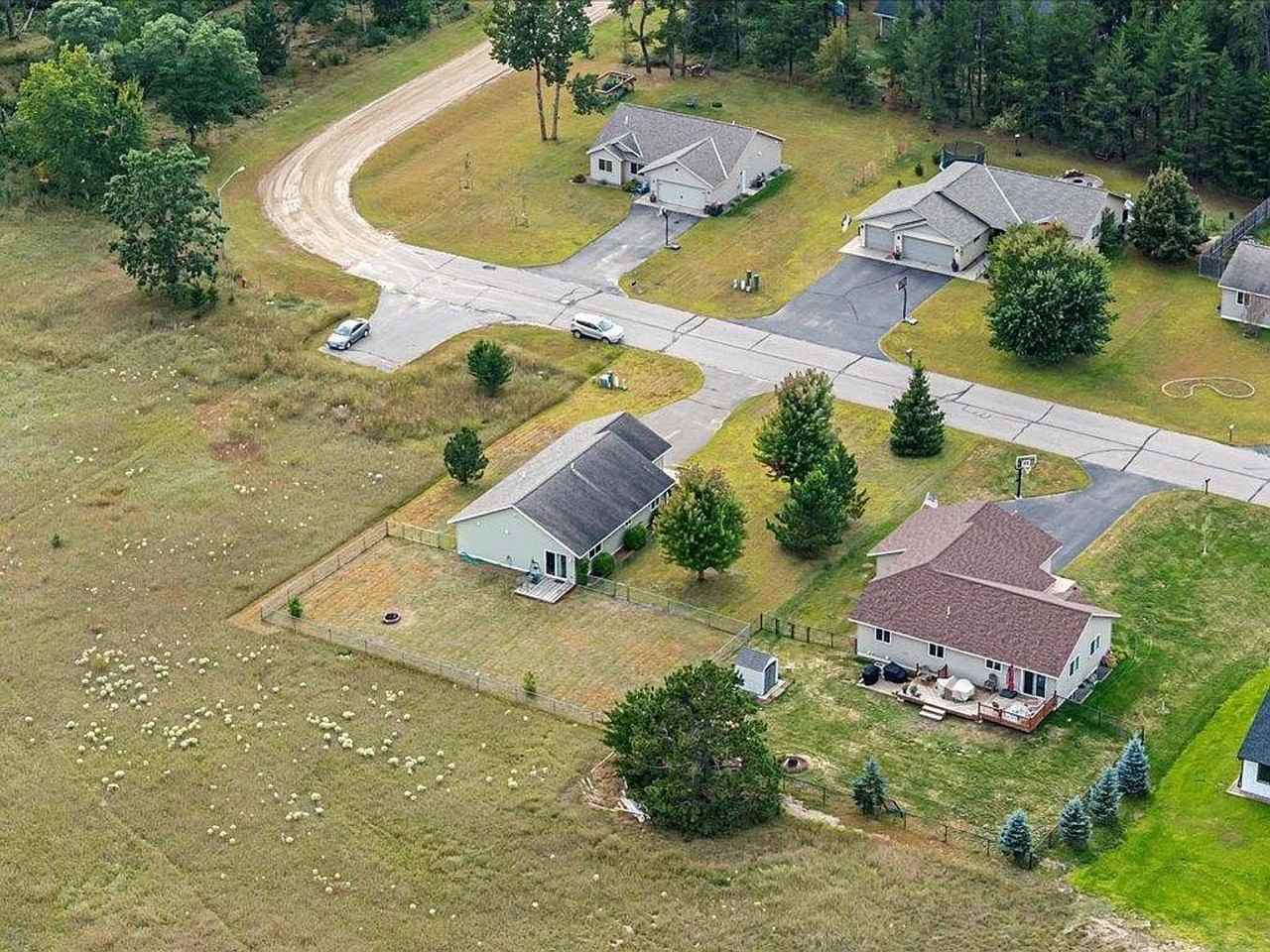 12528 2nd St - Photo 5 of 11