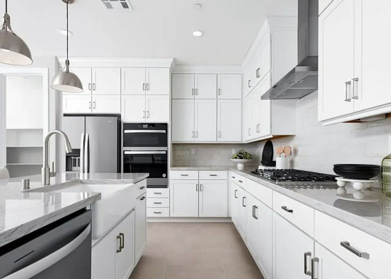 4052 Hudson Ln - Photo 2 of 11