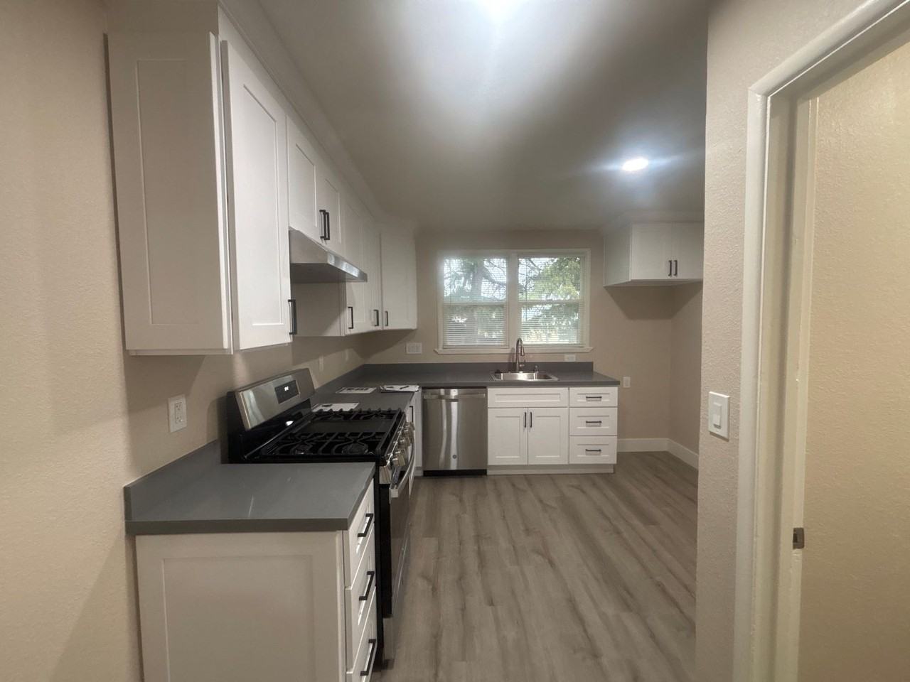 3954 Railroad Ave #1 - Photo 2 of 10