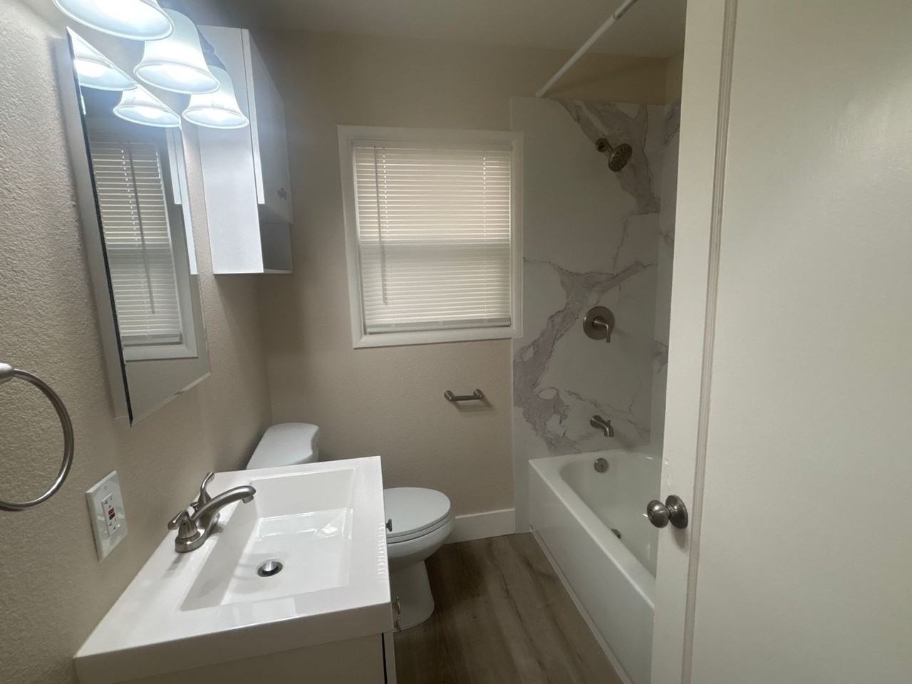 3954 Railroad Ave #1 - Photo 6 of 10