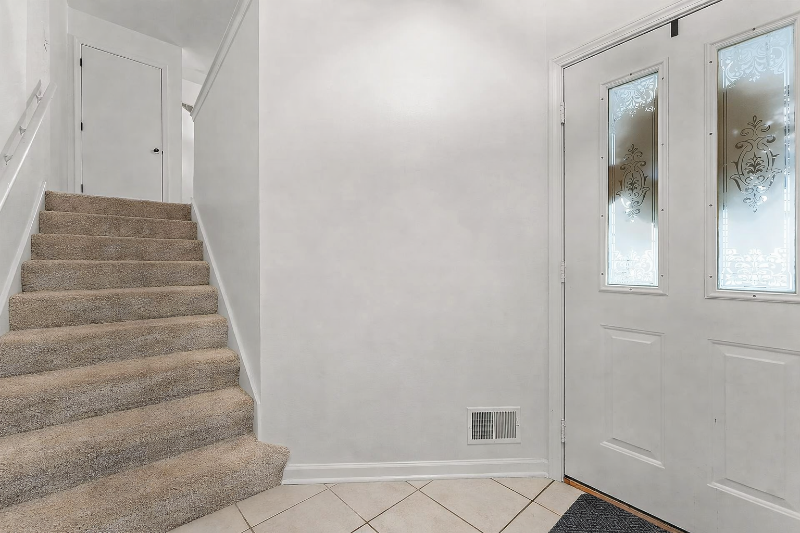 2742 Hart Rd - Photo 3 of 13