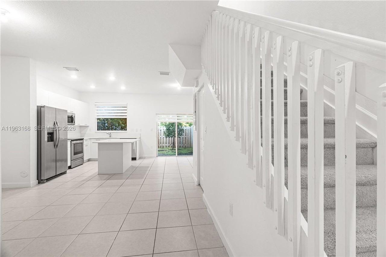 12307 Nw 23rd Ct - Photo 5 of 19