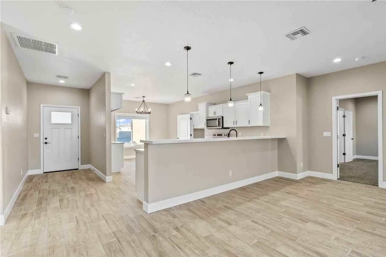 2207 E Hayden Way - Photo 4 of 21