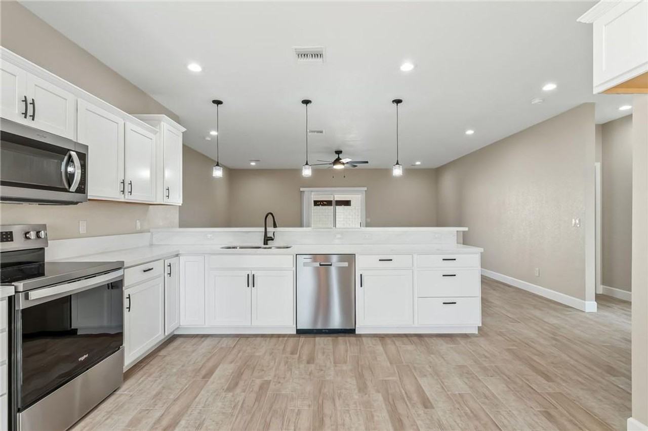 2207 E Hayden Way - Photo 6 of 21