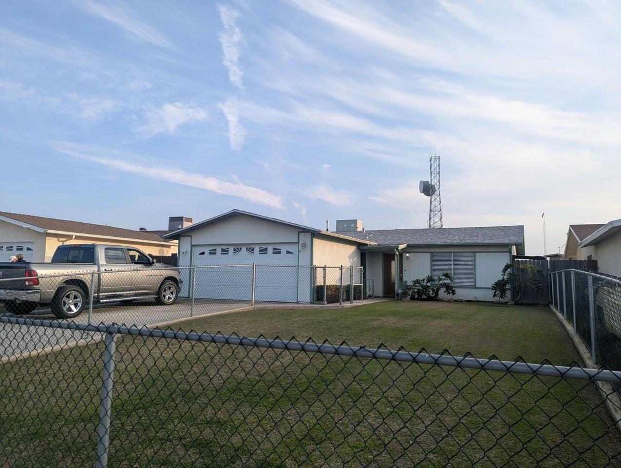 1215 Mckinley Ave - Photo 2 of 13