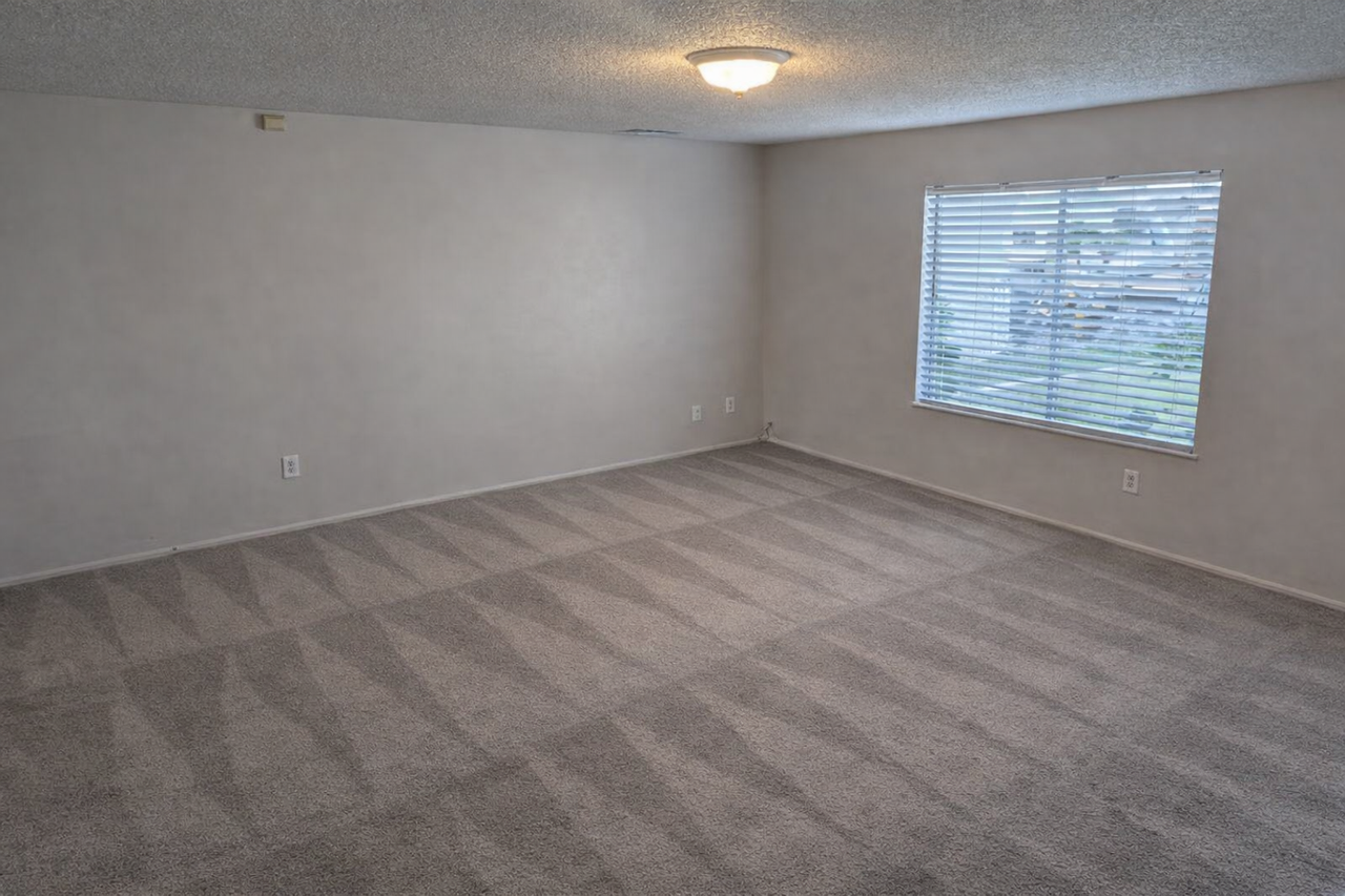 1215 Mckinley Ave - Photo 5 of 13