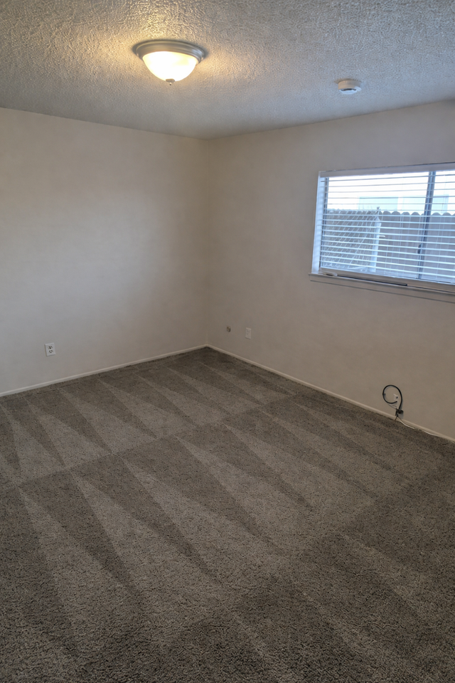 1215 Mckinley Ave - Photo 7 of 13