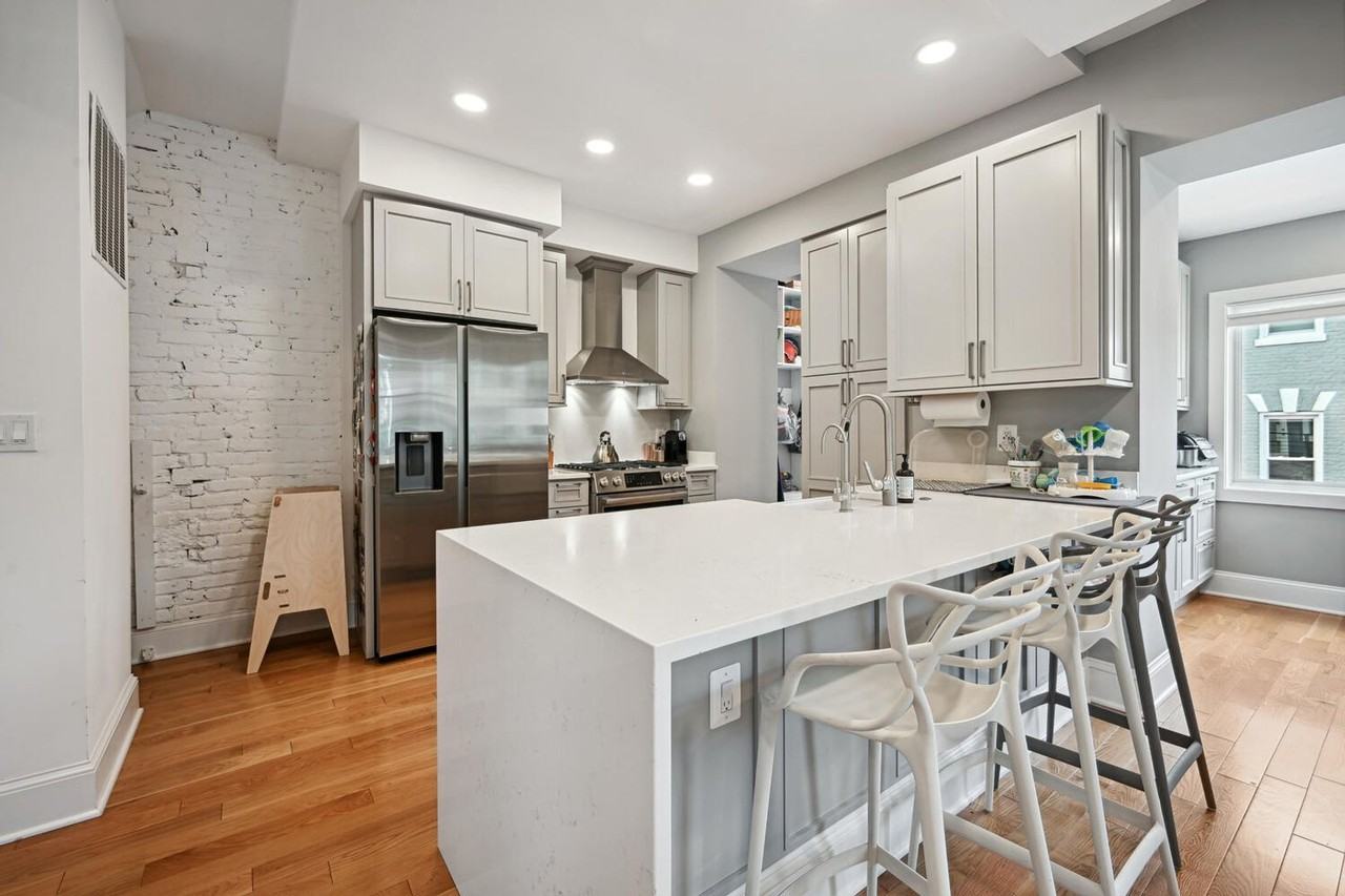 522 F St Ne - Photo 7 of 30