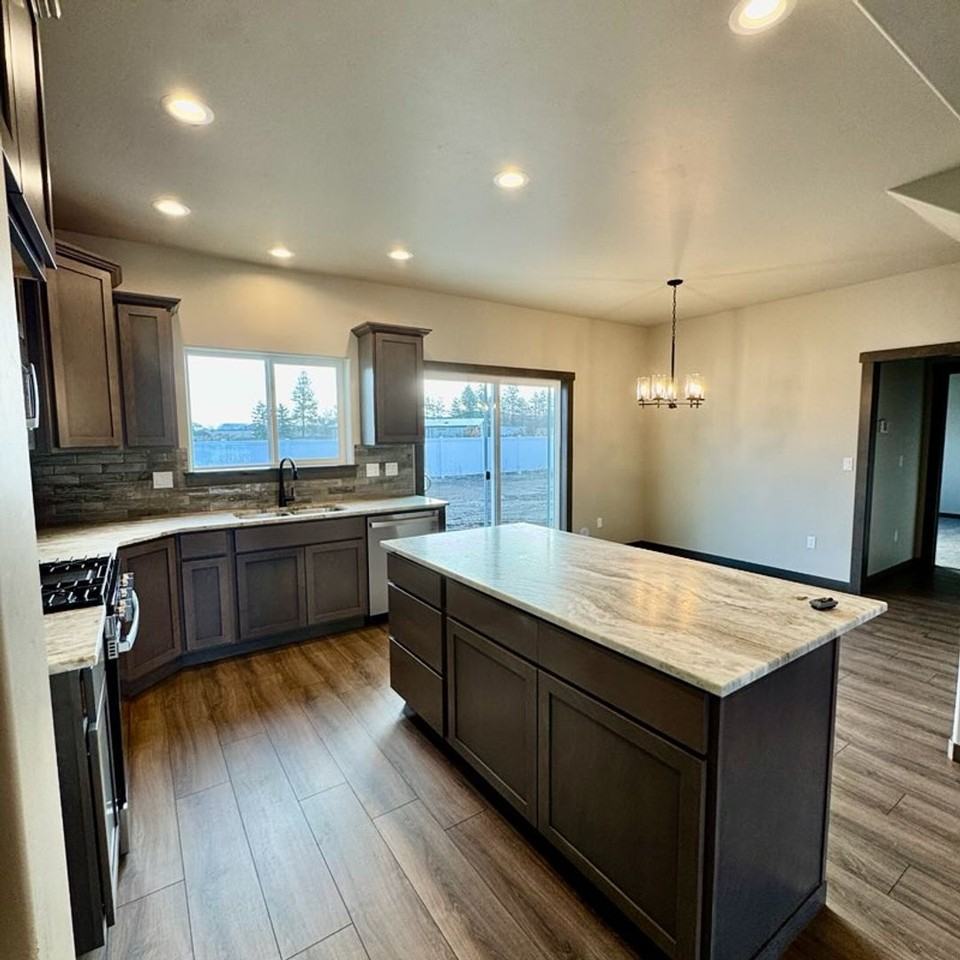 2762 N Neptune St - Photo 6 of 17