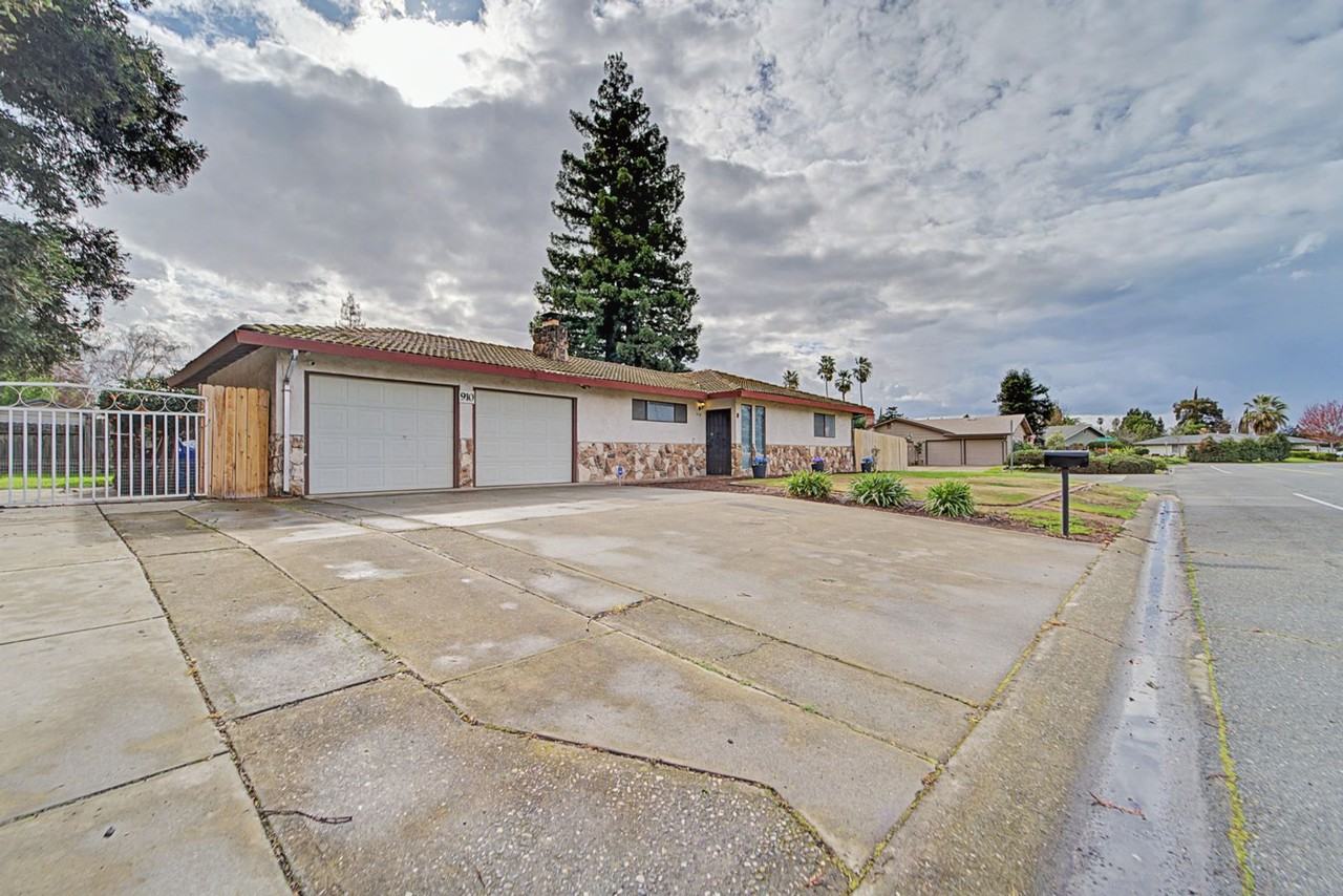 910 Teesdale Rd - Photo 3 of 20