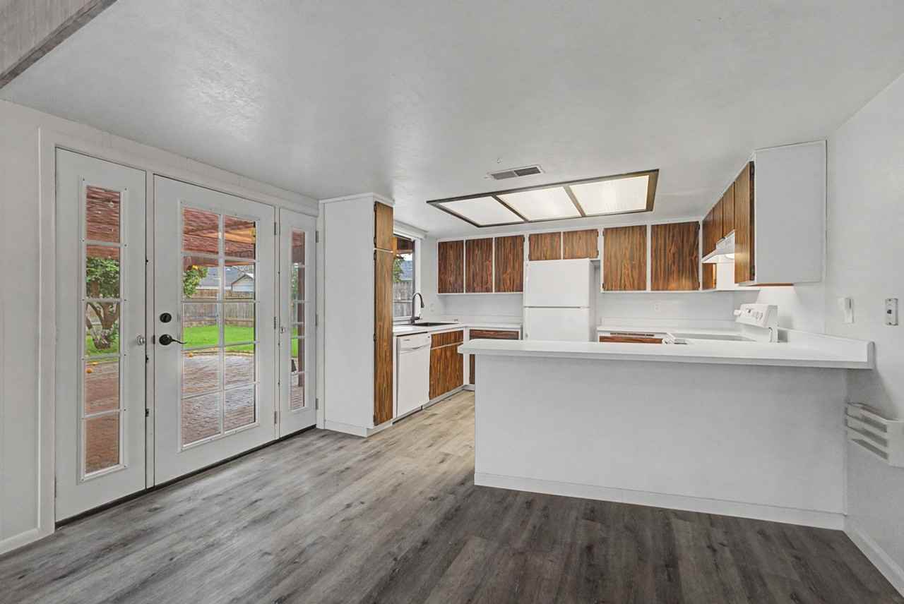 910 Teesdale Rd - Photo 7 of 20