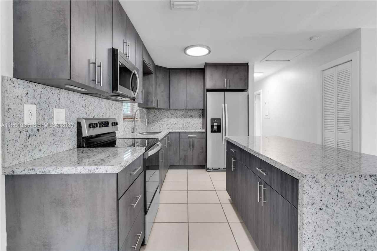 14943 Sw 302nd Ter - Photo 2 of 20