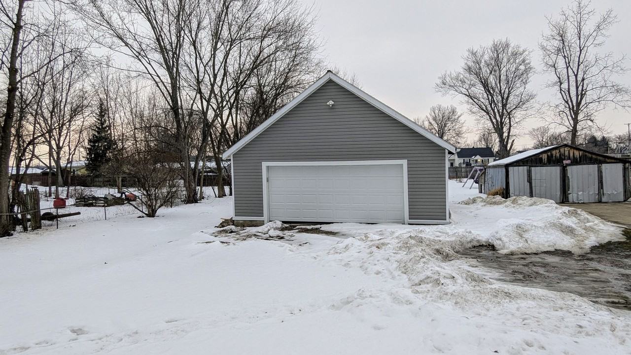 3237 State St Nw - Photo 4 of 38