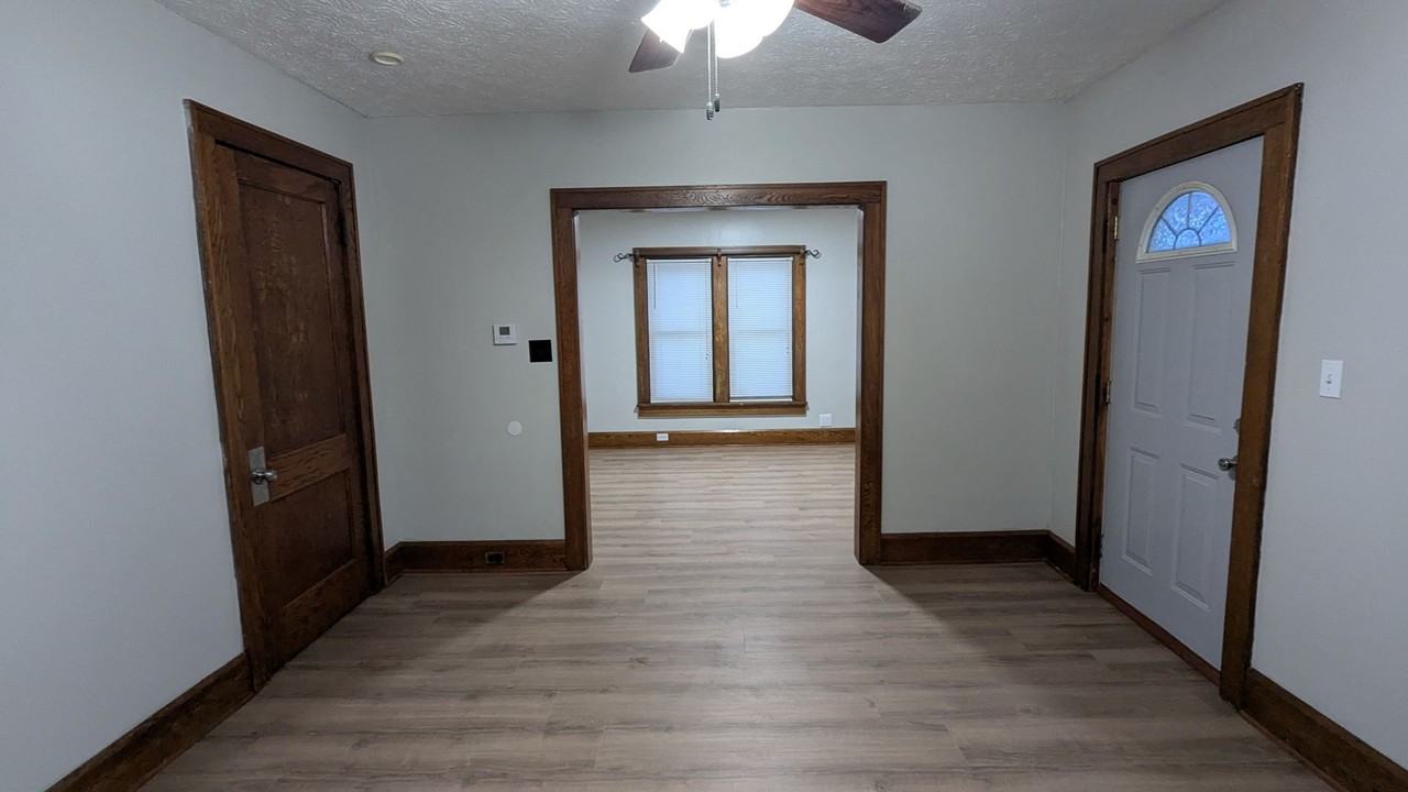 3237 State St Nw - Photo 6 of 38