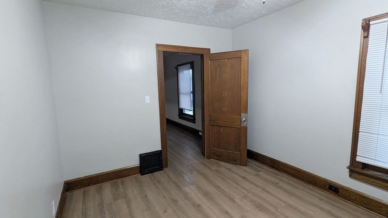 3237 State St Nw - Photo 7 of 49