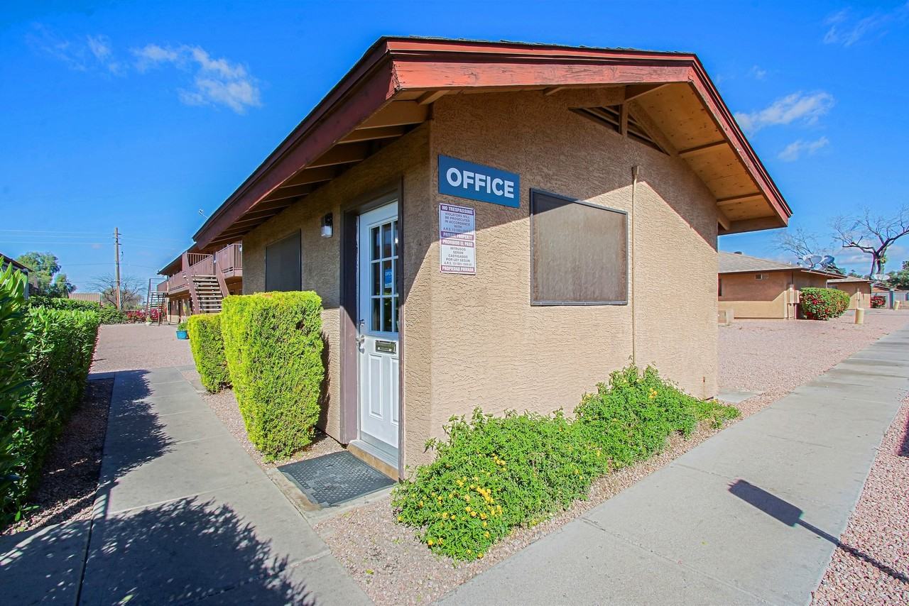 Aire Libre Apartments - Photo 3 of 16