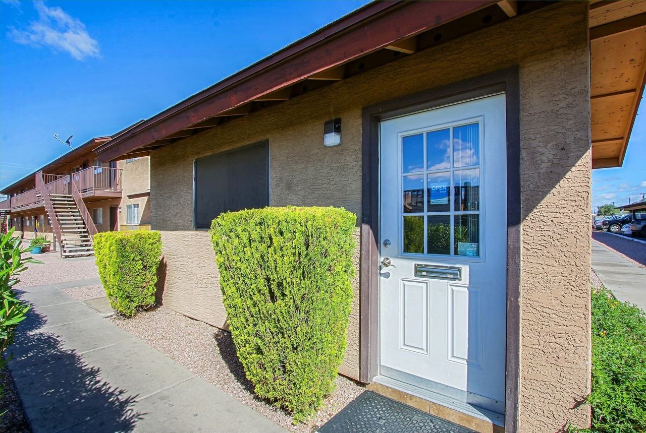 Aire Libre Apartments - Photo 4 of 16