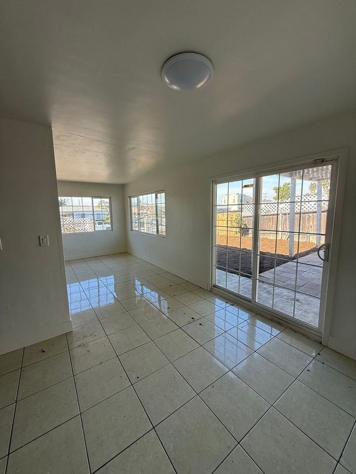 South 37th 4Plex - Photo 6 of 34