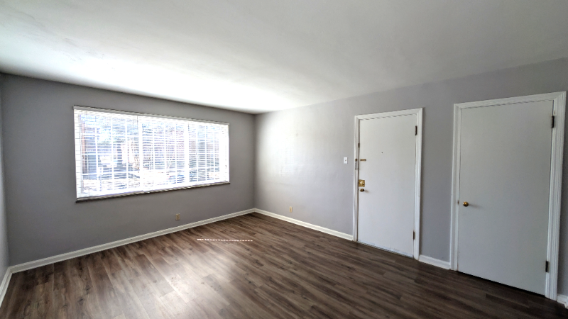 5825 Sunshine Dr - Photo 2 of 14