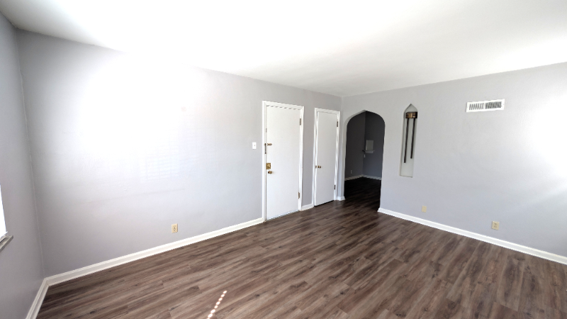 5825 Sunshine Dr - Photo 3 of 14