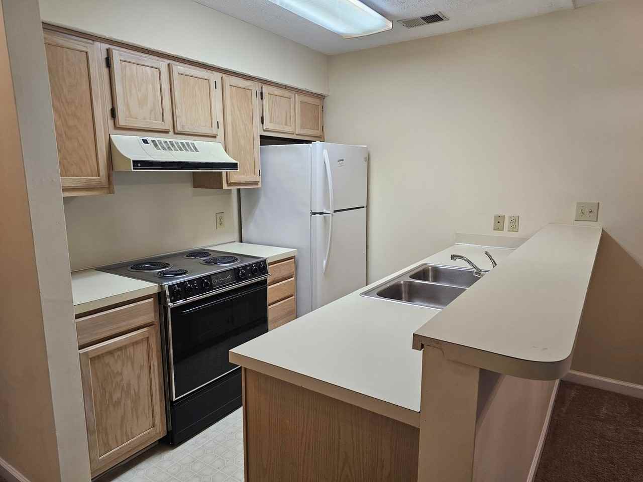 4278 Pinehurst Cir - Photo 2 of 9