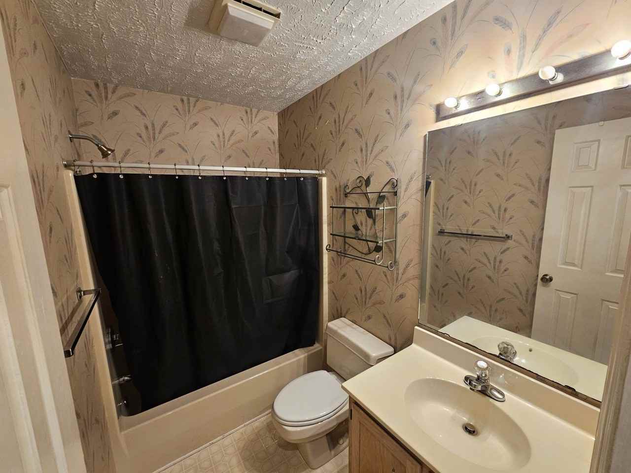 4278 Pinehurst Cir - Photo 4 of 9