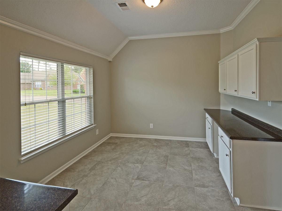 7031 Fernbank Ln - Photo 5 of 15